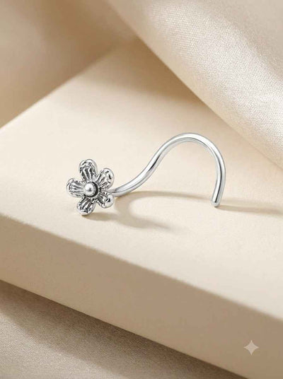 Blossom Grace Nose Pin