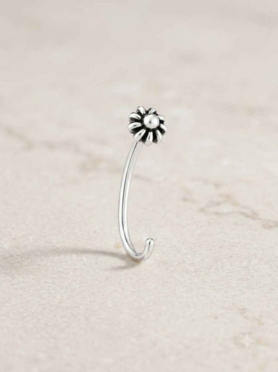 Daisy Bloom Nose Pin