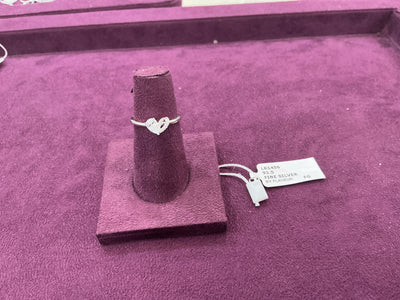 Ladies ring